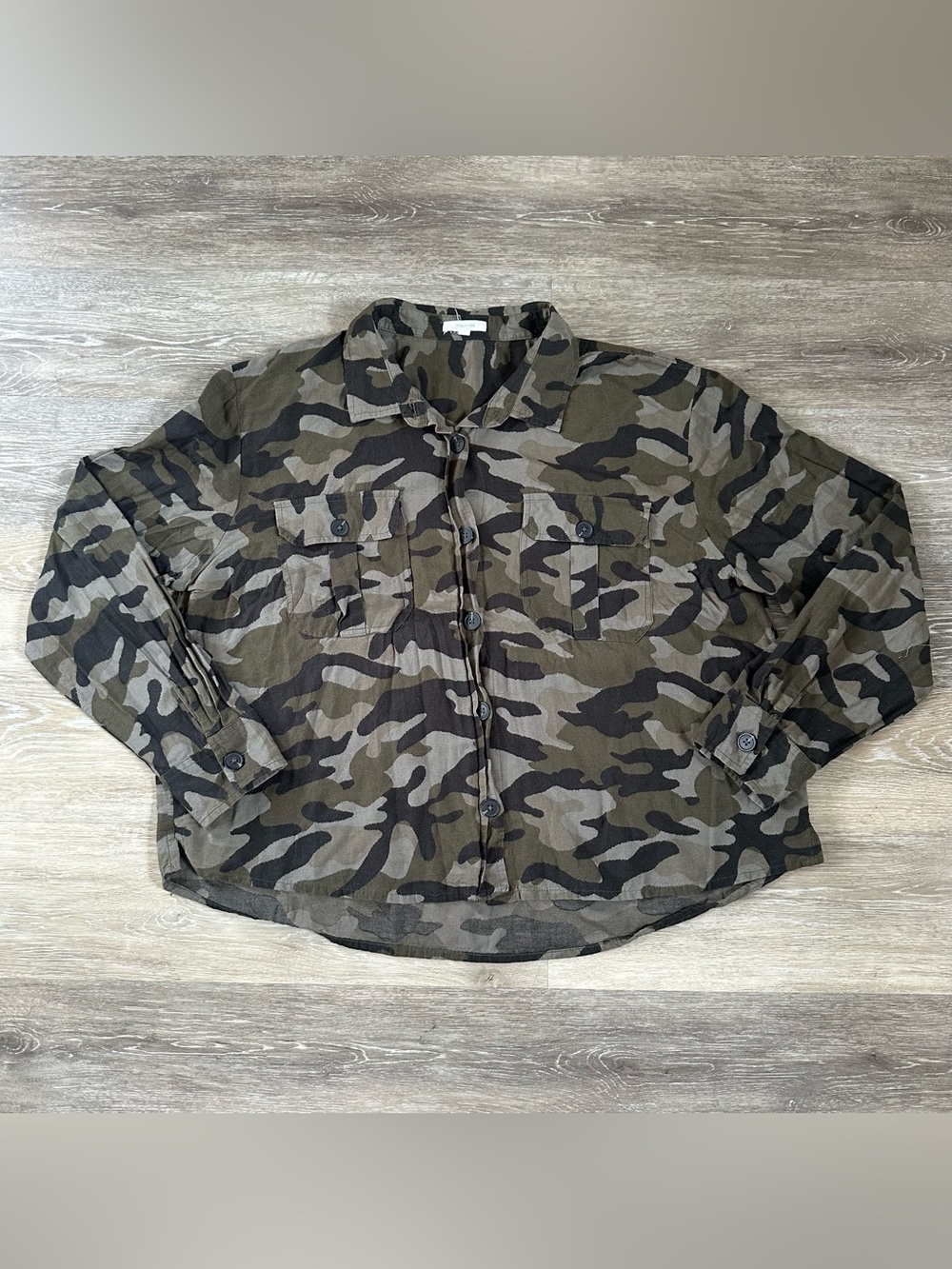 Women's Maurice's lightweight camouflage button down shirt Sz L